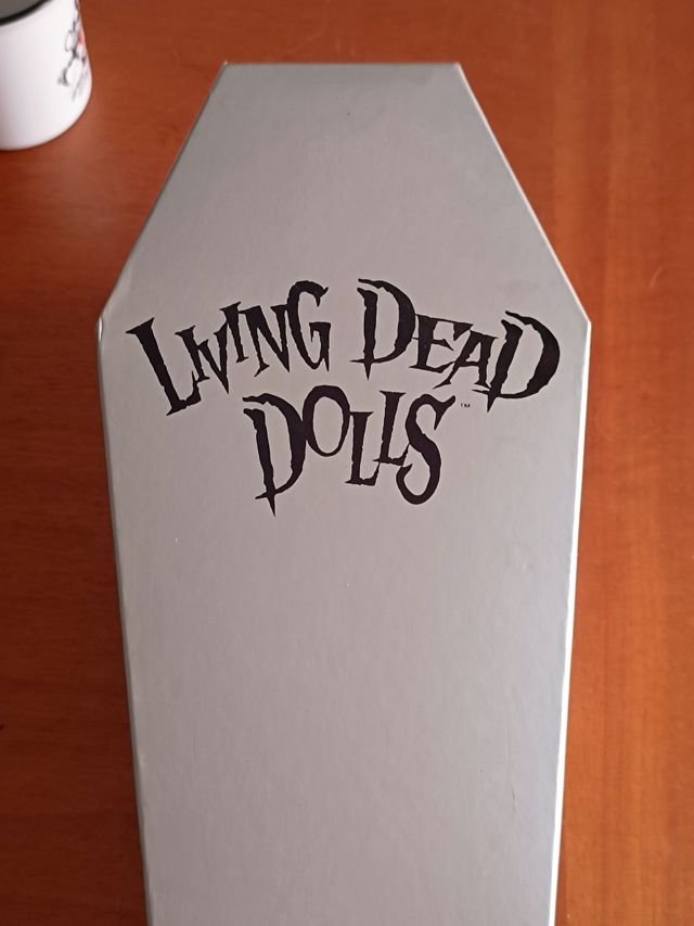 Muñeca Living Dead Dolls Luna Serie 25