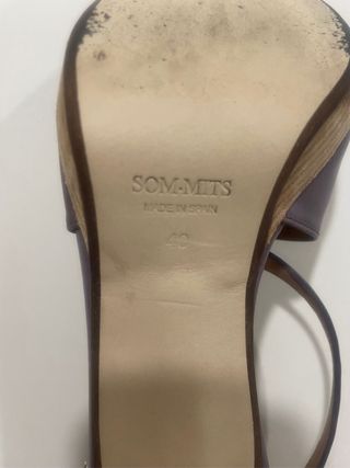 Sandalias SOMMITS tacón piel morada