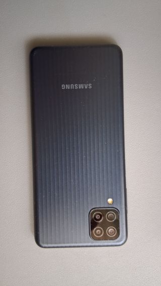 Samsung Galaxy M12 con caja original