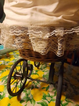 Carrozzina per bambola vintage