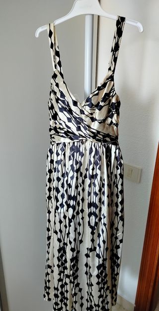 ✅Vestido Zara satinado negro beige