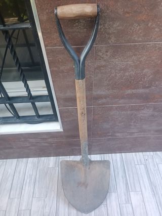 Pala jardín - herramienta usada