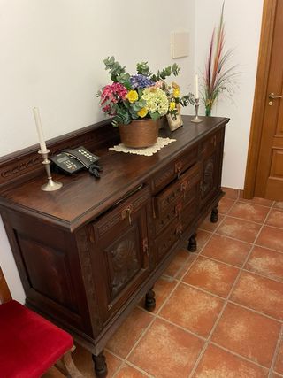 Aparador antiguo de madera