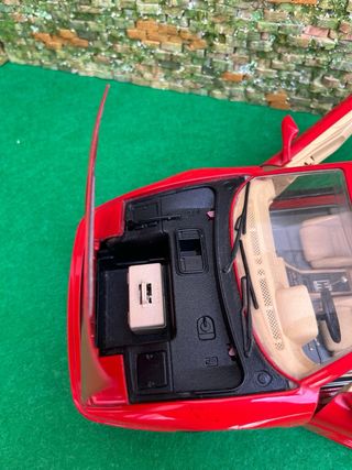 Ferrari 348tb (1989) – Escala 1:18 – Burago 