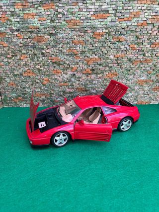 Ferrari 348tb (1989) – Escala 1:18 – Burago 