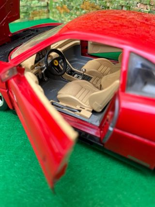 Ferrari 348tb (1989) – Escala 1:18 – Burago 