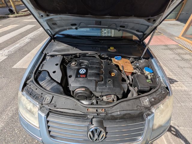 Volkswagen Passat 1.9 TDI - 130 cv - Highline