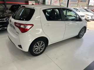 Toyota Yaris  hybrido automatico 2017