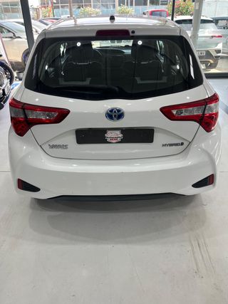 Toyota Yaris  hybrido automatico 2017