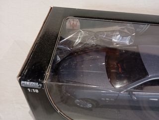 Maserati Quattroporte 1:18 Hot Wheels