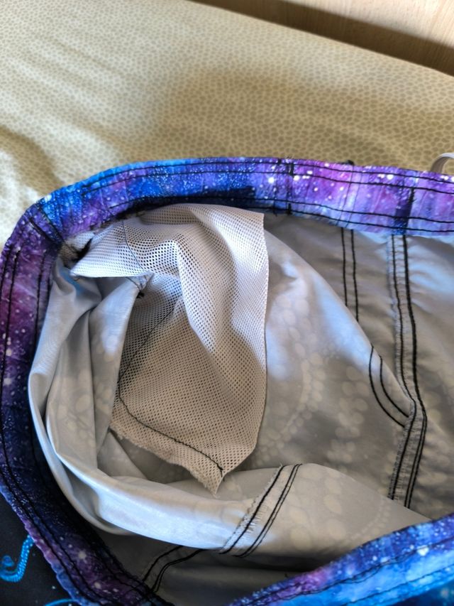 Costume da bagno con tentacoli blu e viola