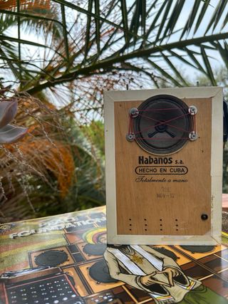 Altavoce echo a mano - Caja Habanos