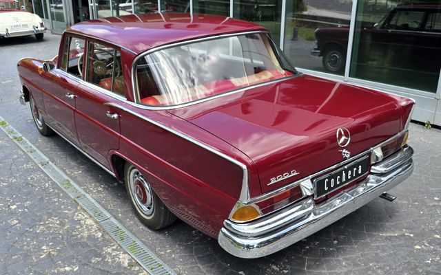 Mercedes-Benz 200D 1965-68 1a Matriculación 1975