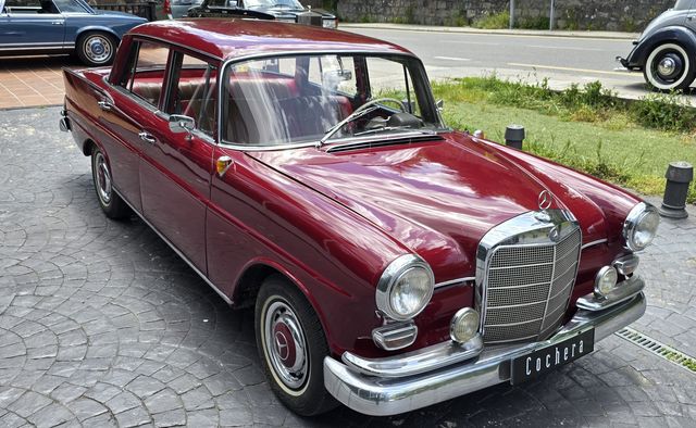 Mercedes-Benz 200D 1965-68 1a Matriculación 1975