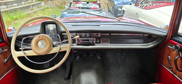 Mercedes-Benz 200D 1965-68 1a Matriculación 1975