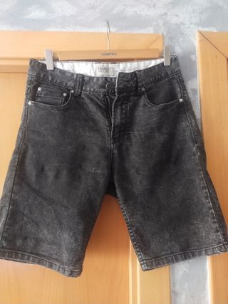 Bermudas Pull&Bear negras aspecto desgastadas