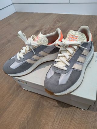 Adidas Retropy E5 - Zapatillas Beige/Gris