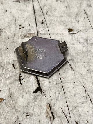 Insignia Piaggio Vespa