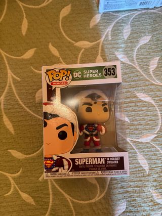 Funko Pop! Superman Festivo #353