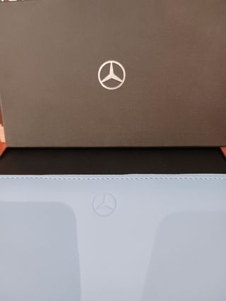 Cartera Mercedes-Benz azul