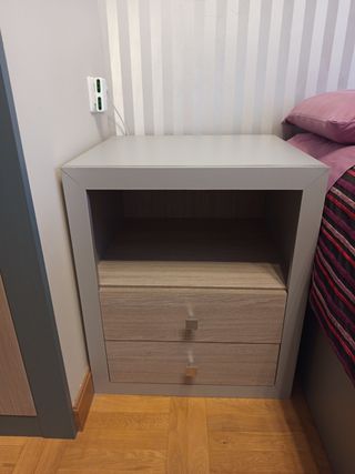 Mueble auxiliar/zapatero y dos mesillas.
