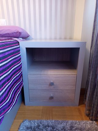 Mueble auxiliar/zapatero y dos mesillas.