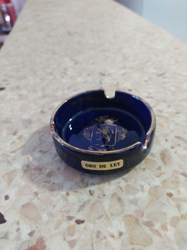 Cenicero Oro de Ley. León