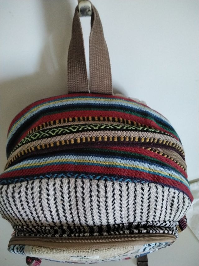 Mochila colorida estilo boho