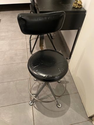 Taburete industrial negro y plata