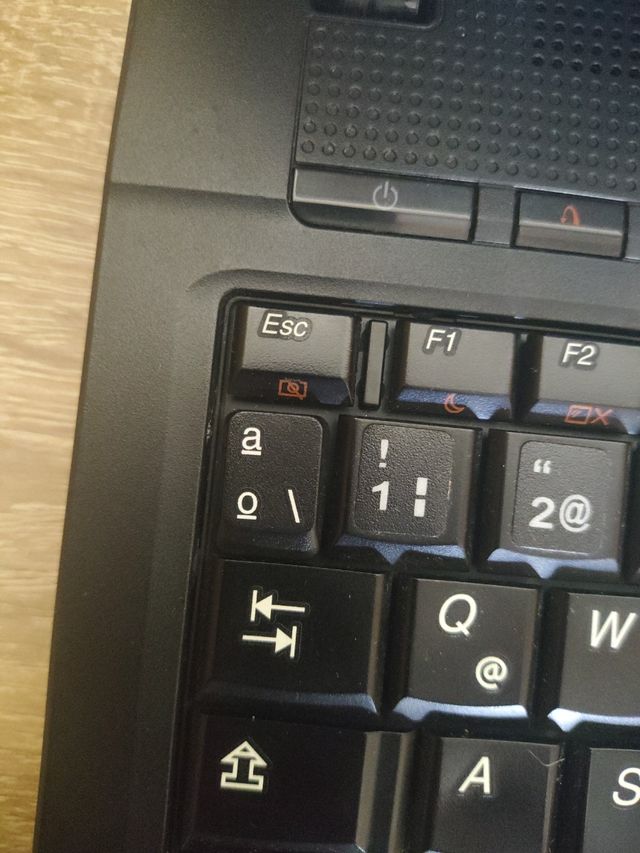 Lenovo G560 i5 • 8GB • HDD 750GB • Windows 10