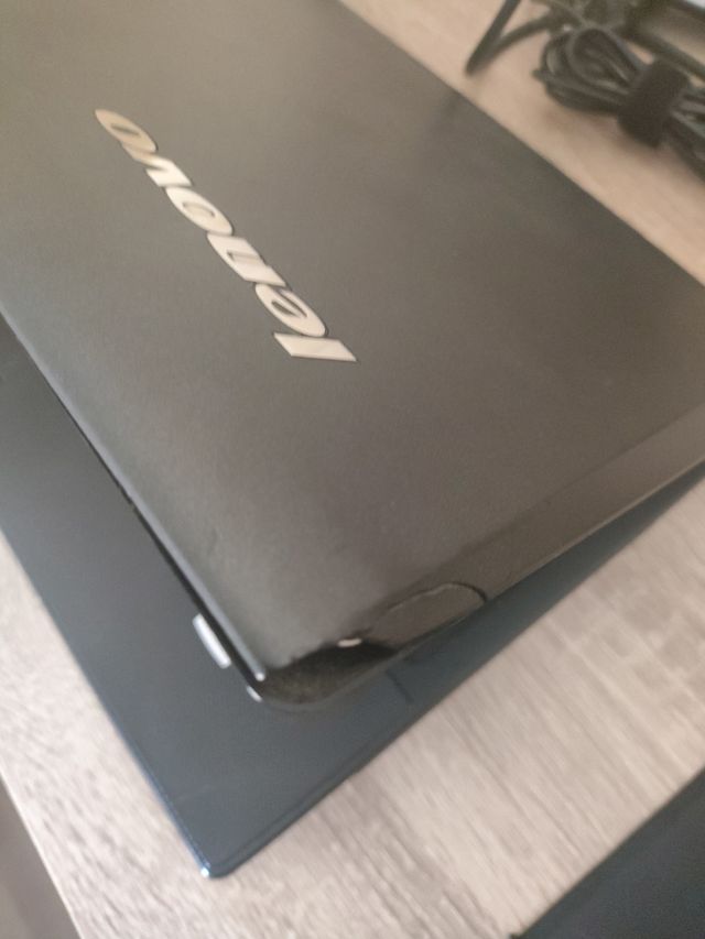 Lenovo G560 i5 • 8GB • HDD 750GB • Windows 10