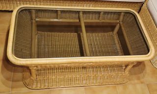 Tresillo de mimbre con 2 sillones y mesa