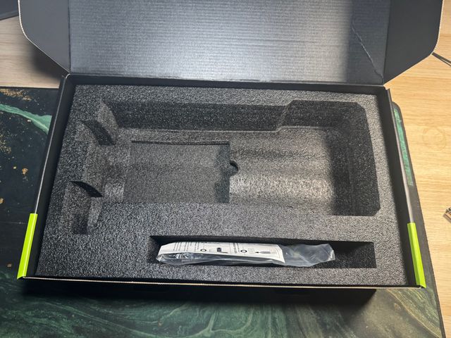 Scatola MSI GeForce RTX 5090 OC Edition