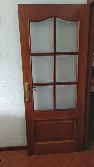 Puerta madera maciza