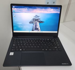 Portátil TOSHIBA Satellite Pro i3-10 256GB 8GB