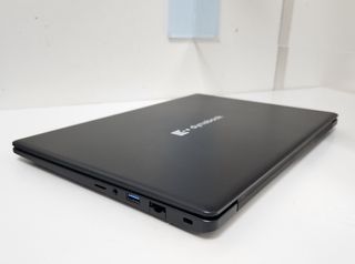 Portátil TOSHIBA Satellite Pro i3-10 256GB 8GB