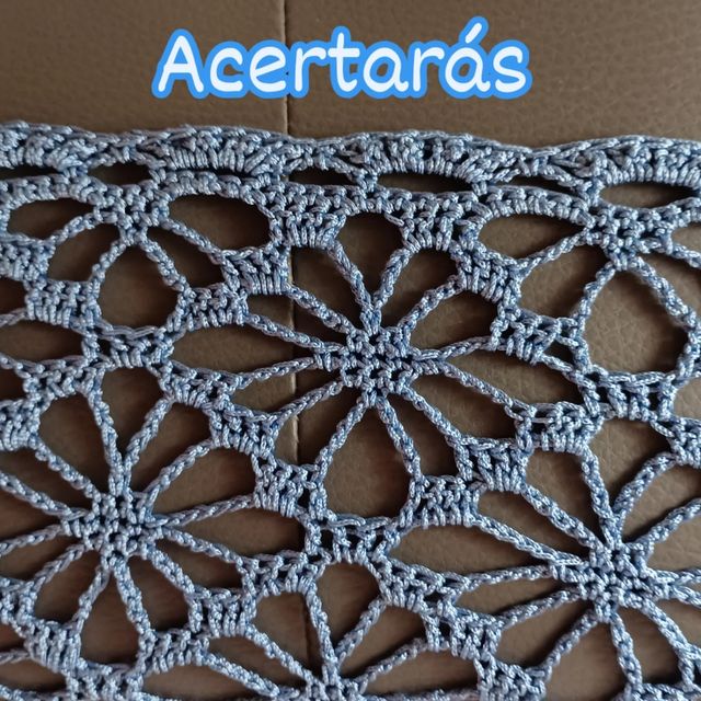 Chal de ganchillo azul claro/lila