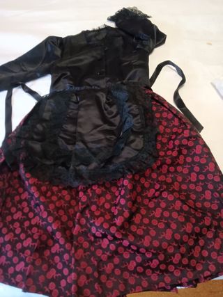 Traje niña baturra 4/5 años  rojo, negro