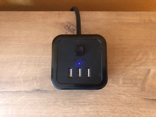 Regleta Cubo con 3 USB 