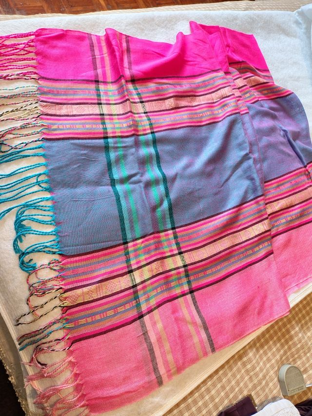 Pashmina rosa e multicolore