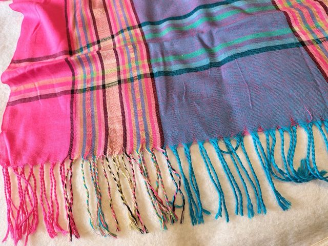 Pashmina rosa e multicolore