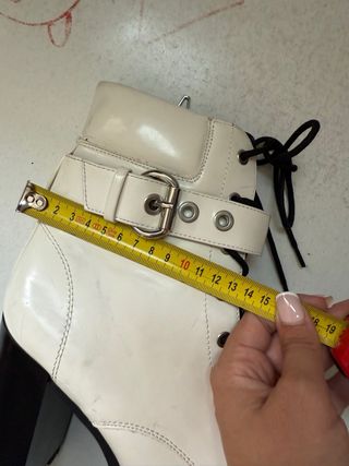 Botines blancos con cordones