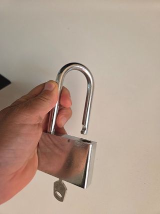 Anclaje antirrobo pared y suelo Master Lock