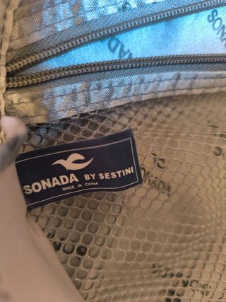 Bolso viaje con ruedas y asas.