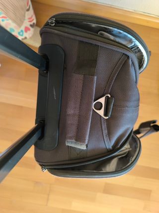Bolso viaje con ruedas y asas.