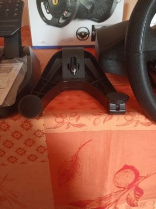 Thrustmaster T80 Ferrari 488 GTB PS4