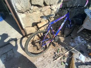 Bicicleta de montaña GHT D-H18