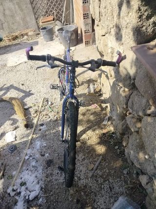 Bicicleta de montaña GHT D-H18