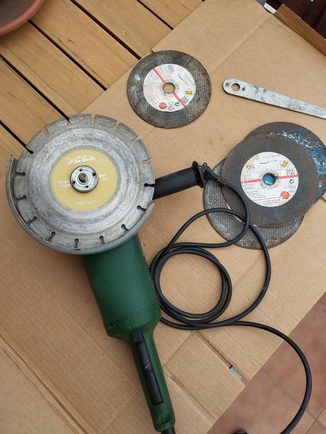 Amoladora Bosch PWS 1800