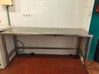 Mesa acero inoxidable 190x85 alto
60 cm de ancho